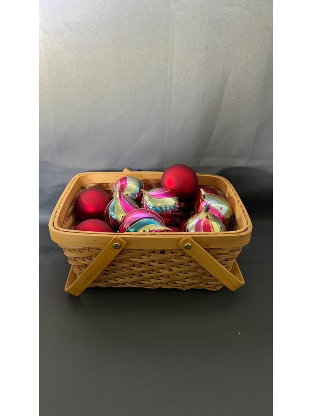 Festive Christmas Ornaments Set In Woven Basket